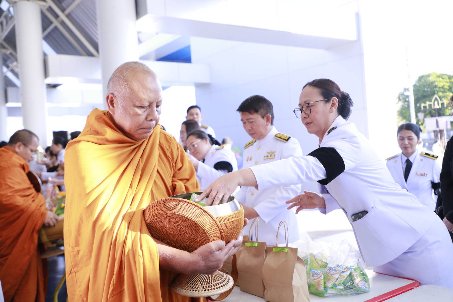 title - วันอาทิตย์ที่ 28 ธันวาคม 2568 นายประเสริฐ กาญจนเกียรติกุล มอบหมายให้ นายภาณุภณ วรฉัตรศิระ ผู้อำนวยการกลุ่มงานช่างและแผนที่ พร้อมด้วยข้าราชการและเจ้าหน้าที่ื ส.ป.ก.บุรีรัมย์ ร่วมรัฐพิธี วันสมเด็จพระเจ้าตากสินมหาราช จังหวัดบุรีรัมย์